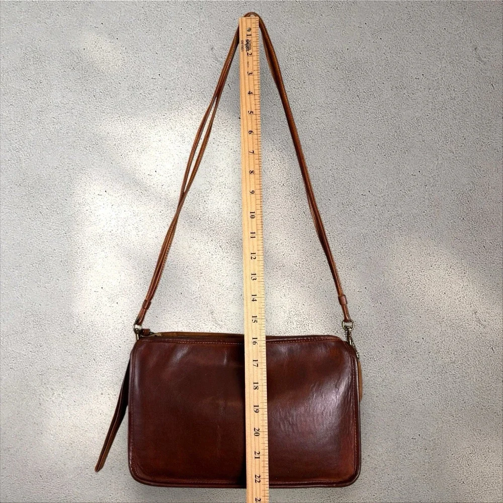 Vtg Coach NYC 5140 Standard Clutch Wristlet Shoulder Bag Pre-1994 British‎ Tan